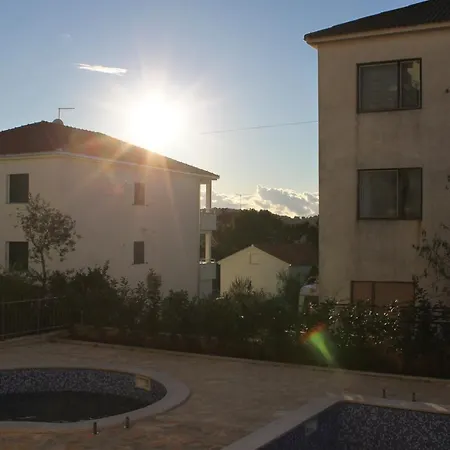 Apartman Seaside Apartments With A Swimming Pool Okrug Gornji, Ciovo - 5959