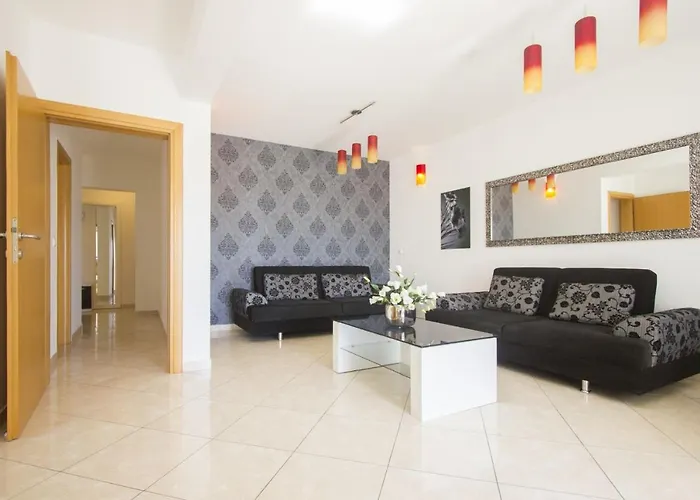 Apartman Seaside Apartments With A Swimming Pool Okrug Gornji, Ciovo - 5959