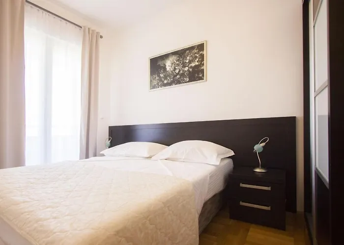 Apartman Seaside Apartments With A Swimming Pool Okrug Gornji, Ciovo - 5959 *