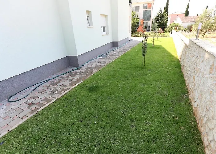 Seaside With A Swimming Pool Okrug Gornji, Ciovo - 5959 Apartament