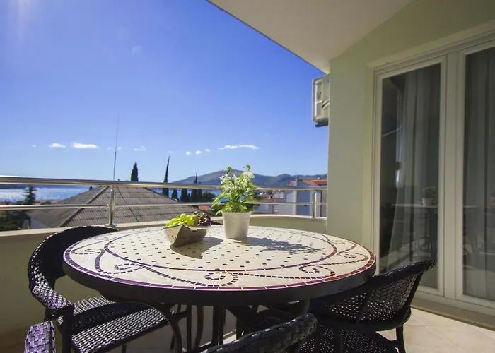 Seaside With A Swimming Pool Okrug Gornji, Ciovo - 5959 Appartement *