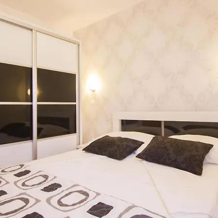 Seaside With A Swimming Pool Okrug Gornji, Ciovo - 5959 Apartament *